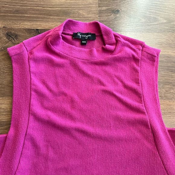 Fuchsia Sleeveless Mockneck Top - Picture 5 of 6